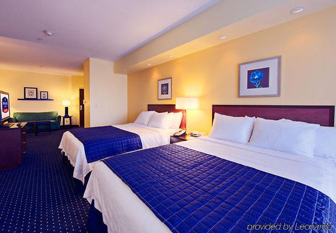 Hotel Springhill By Marriott 3*